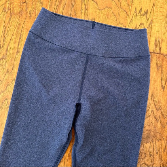 Uniqlo Airism Navy Leggings Size Medium - Picture 2 of 4